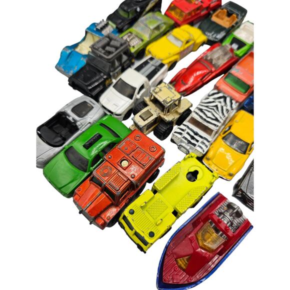 Large Lot of 30 Vintage Diecast Cars and Trucks Various Brands 1970s-1990s - Picture 4 of 4